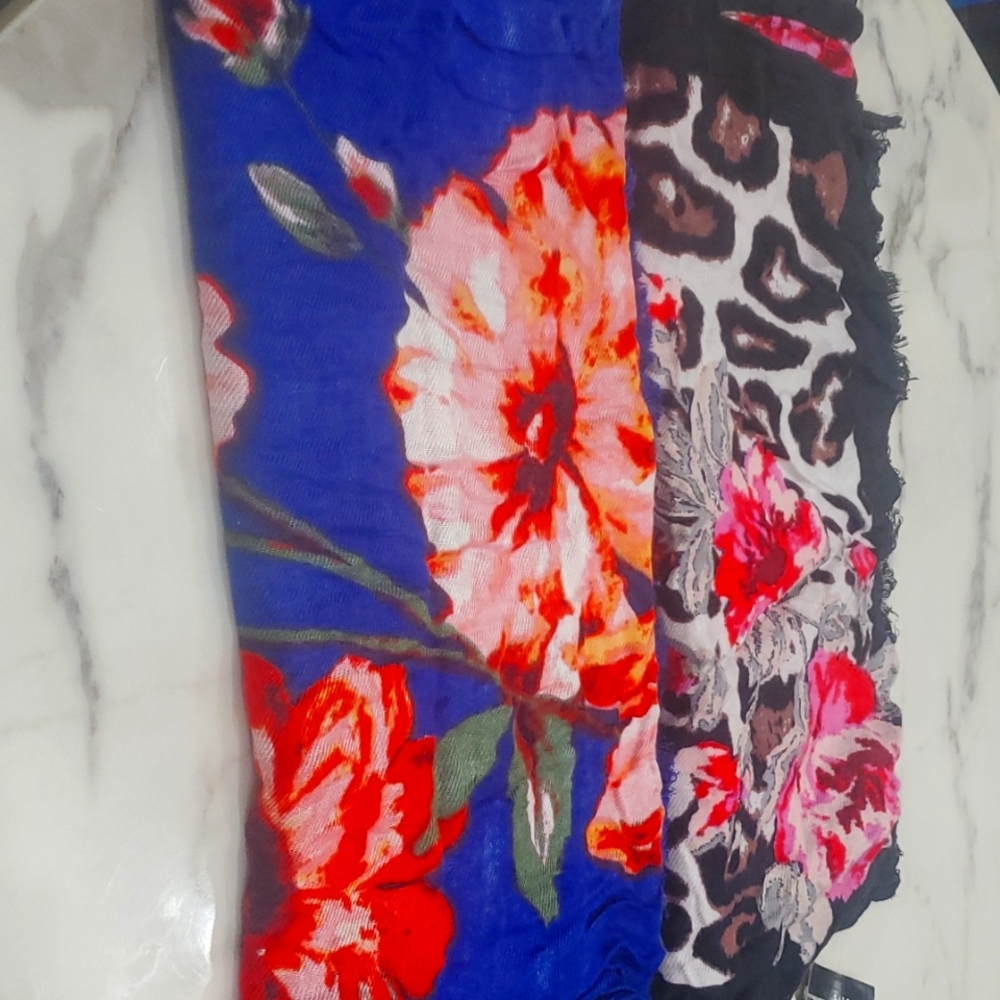 Inc scarfs